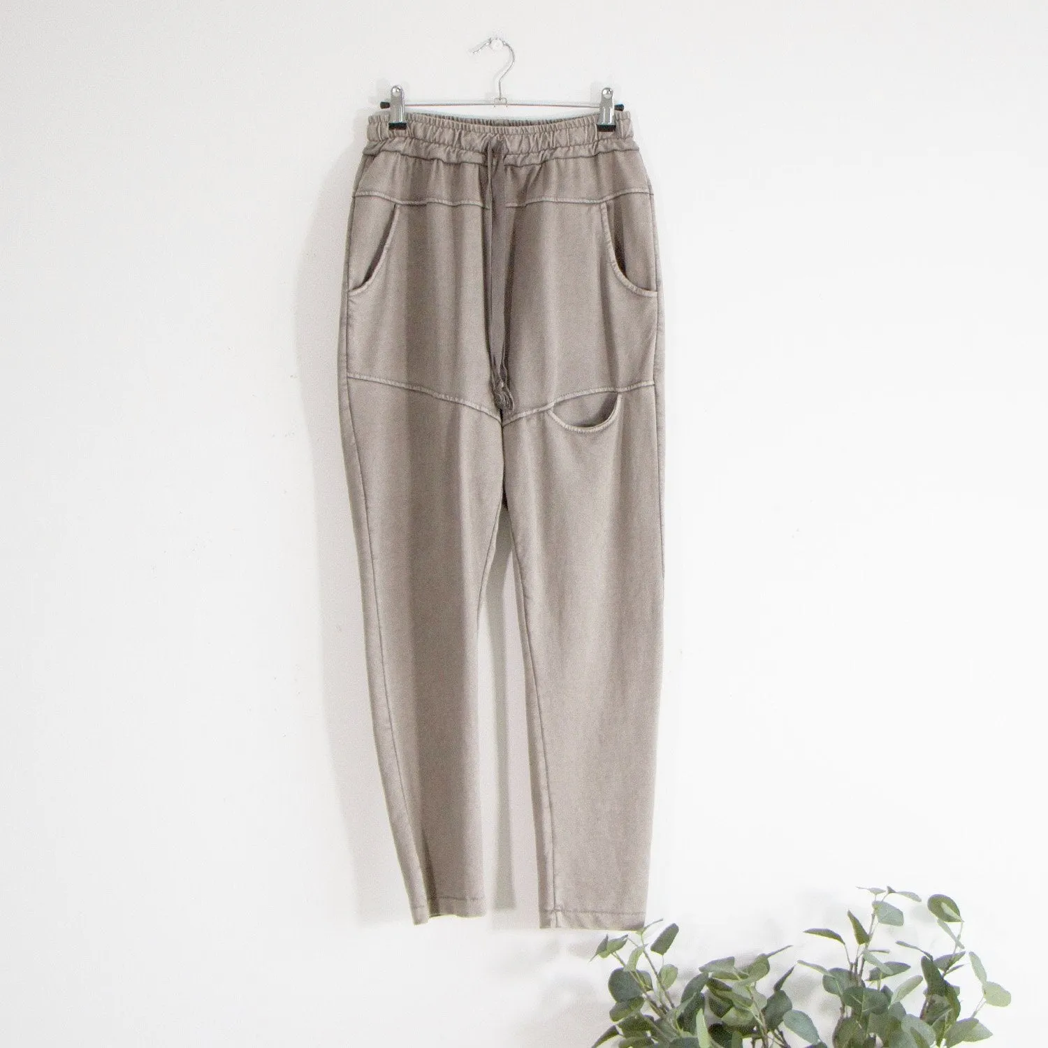 Relaxed jersey trousers with drawstring waist
